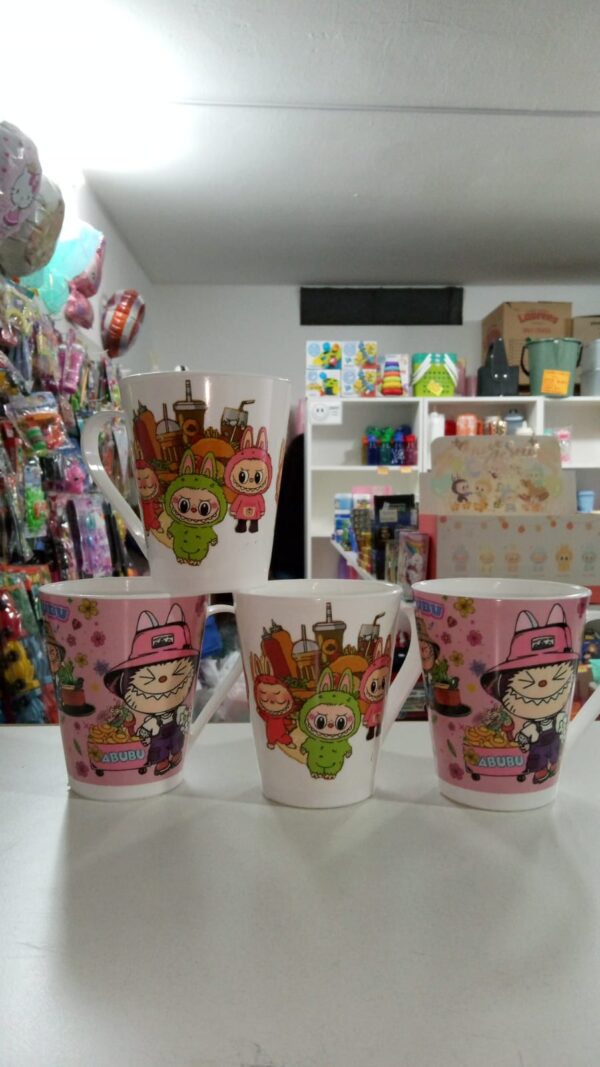 TAZA CONICA LABUBU cod6780