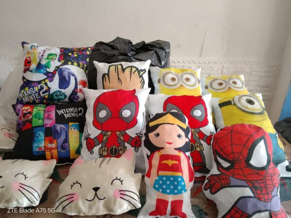 ALMOHADON PERSONAJES cod7026