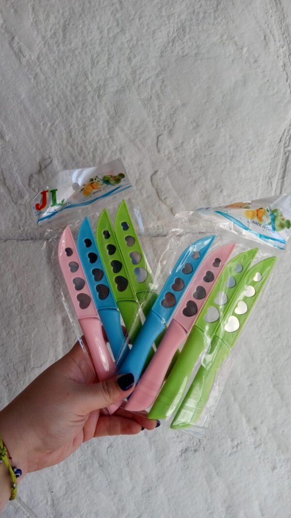 SET X 4 CUCHILLOS CON FUNDA cod 7341