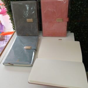 CUADERNO HOJA LISA CIERRE IMANTADO cod8177